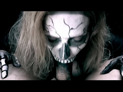 ❤️ Demon djevojka siše kurac svojim crnim ustima i guta spermu. ️ Porno fb na hr.pornohdmega.ru ☑
